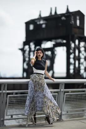 Bay Leaf Jacquard Pleated Skirt With Handkerchief Hem