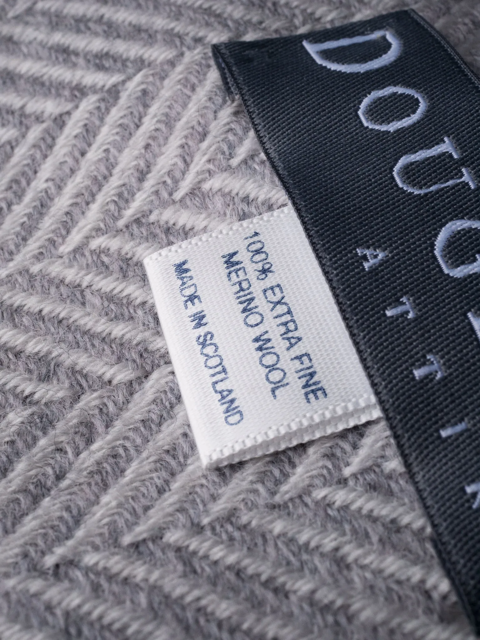 HERRINGBONE SCARF <BR> SILVER GREY